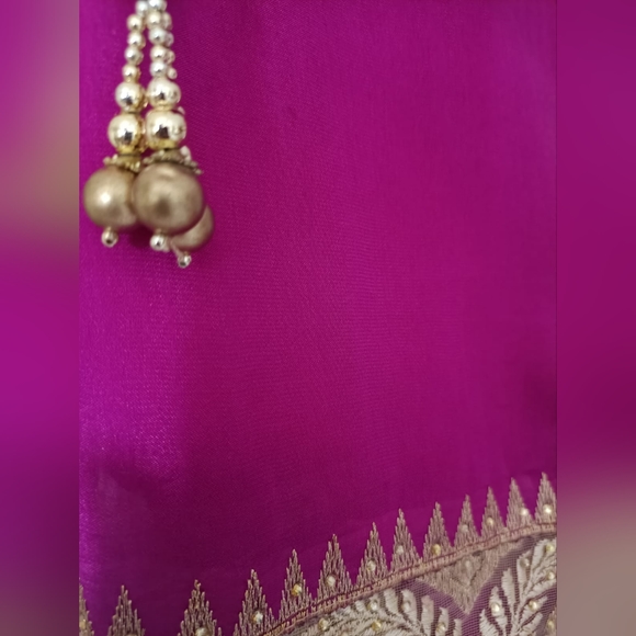 Beautiful saree with stitched blouse - Picture 5 of 7